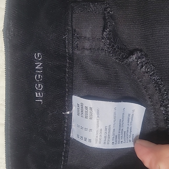 |American Eagle Outfitters | 360° Super Stretch | Size 12| Corduroy| Jegging - Picture 4 of 8